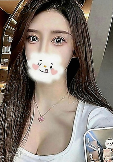 豐原找妹妹：唐寧 |重口味熟女|163cm|48kg|D罩杯|21歲|下面很敏感 插起來滑滑的很舒服   #身材外貿都很不錯下面蠻緊der